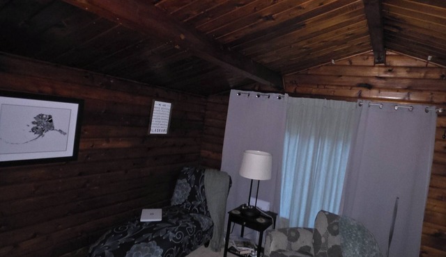 Moose Cabin Inn is a cozy 1 bedroom/1 bathroom cabin style apartment.nKenai, AK