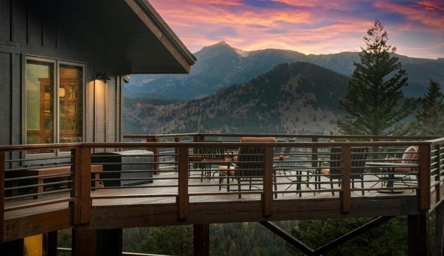 Moose Den Luxury Vacation Home at Windcliff home