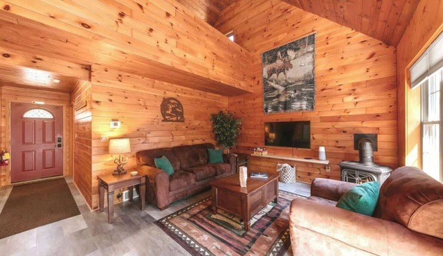Moose Lodge - Adirondack Retreat + Lake Access