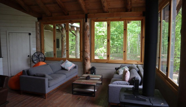 Moose Lodge - Family Nature Retreat Lodge in Muskoka