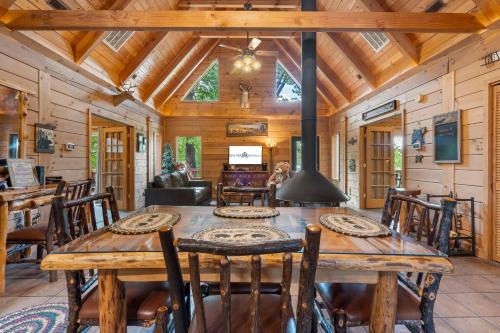 Moose Lodge w/HotTub