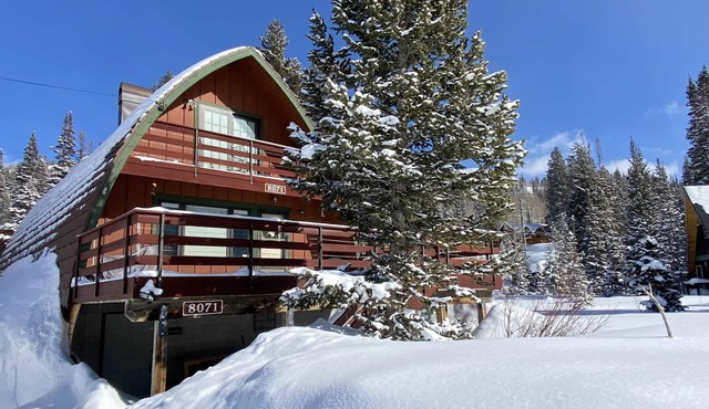 Moose Manse by Cottonwood Lodging