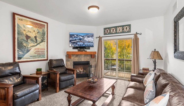 Moose Mgmt at Bear Hollow 1304: King bed-Top Floor-Office Space-Gym-Dogs Welcome