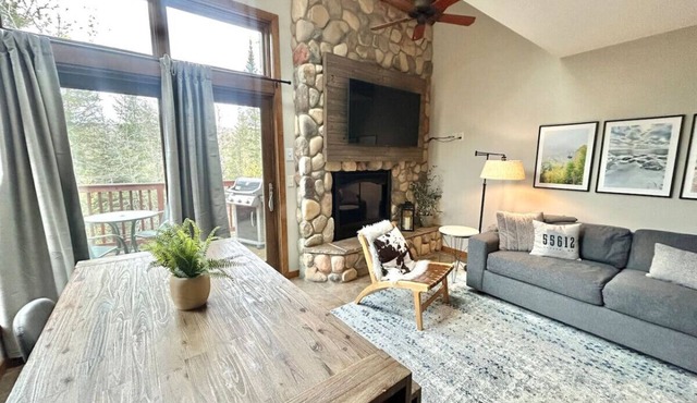 Moose Mountain Escape | Ski-In/Ski-Out | Hot Tub