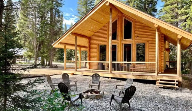Moose & Spruce Retreat | 7 Mi to YNP | Pond