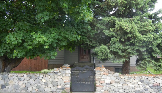 Moose Traks nCome stay in Downtown Red Lodge, 2 blocks from Broadway Street