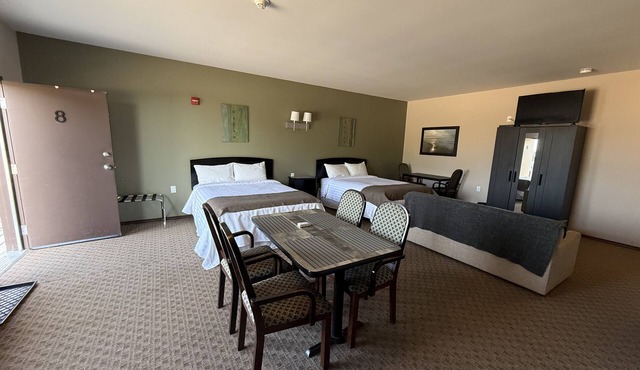 Moosehorn Motor Hotel