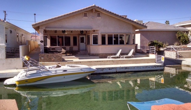 Moovalya Keys, 50' Boat Dock, Wet Bar/Pool Table 4-Car Garage