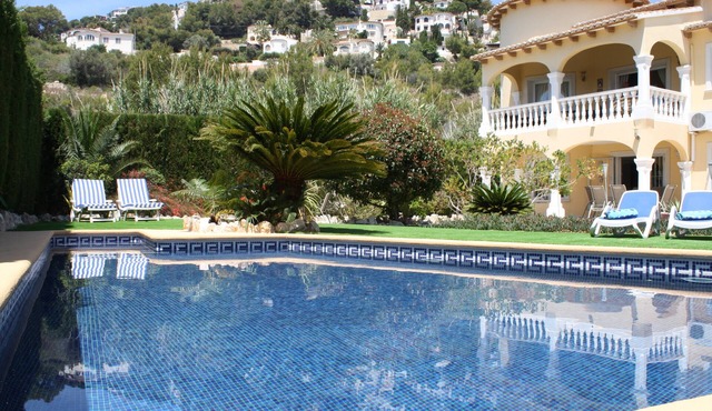 Moraira 4 bed spacious private pool villa, A/C, wifi, table tennis, pool table