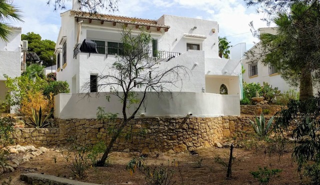 Moraira Holiday Villa Rental, El Portet With Shared Pool, Walking, Beach Nearby