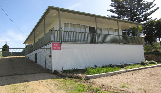 Morala ~ Esplanade with sea views! * OFF PEAK SPECIAL*