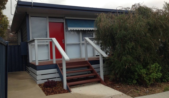 Moran Street, Child and Pet Friendly, Walk to Art Precinct and Show Grounds.