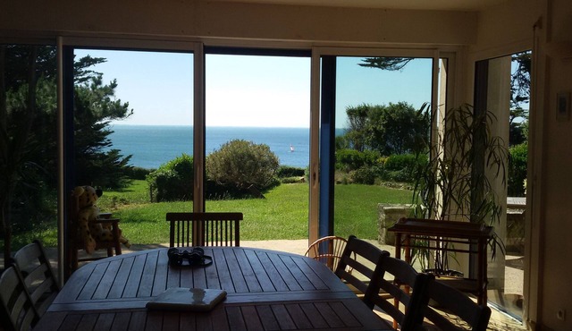 Morbihan, seafront, beach access, 1 km from the center of Saint Gildas de Rhuys
