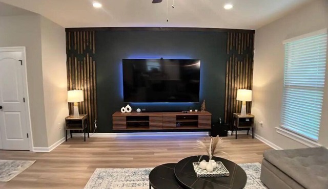 Morden NEW Home in Heart of Lafayette
