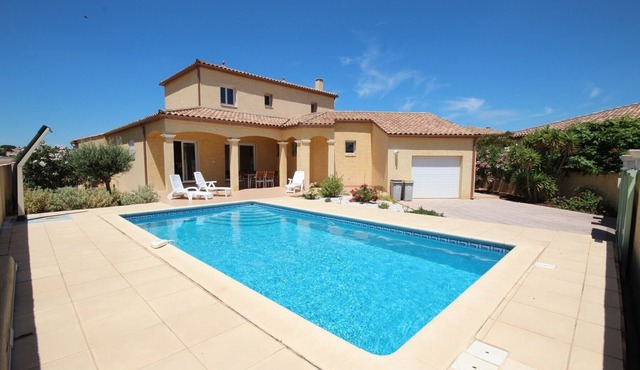 Mordern Villa with privat pool, for 8 Persons, 4 Bedrooms, 170sqm, at 3km from the beach of.