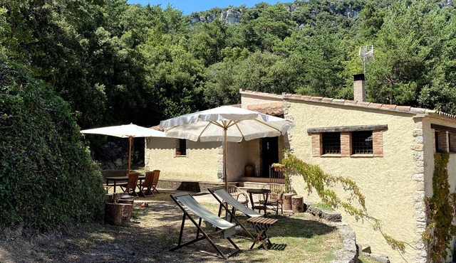 More Nou, house and swimming pool in the middle of nature.