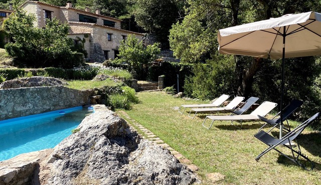 More Nou, rural house, swimming pool and spectacular views.