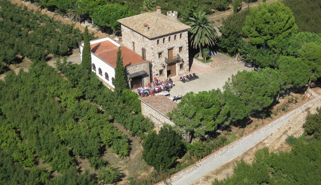 More than Aubi, cottage with pool in Riudoms