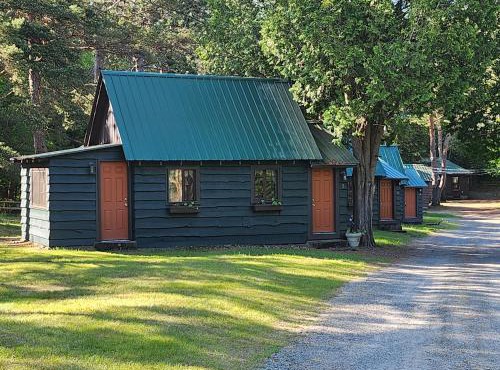 Moreno's Adirondack Cabins