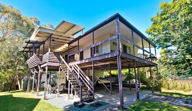 Moreton Magic @ Cowan Cowan