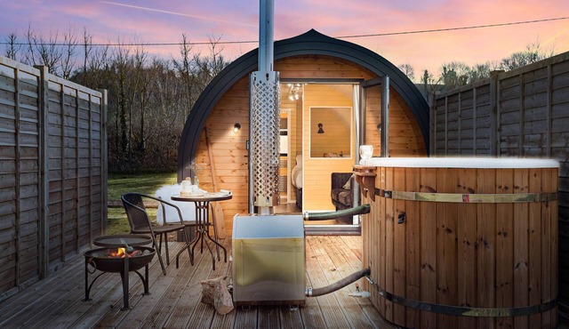 Morgan Sweet Glamping Pod - Free Wi-Fi