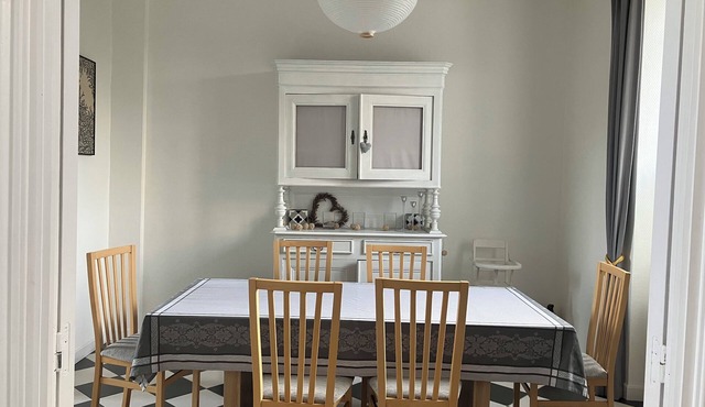 Morlaix, town house with garden and jacuzzi, ideal for family vacations