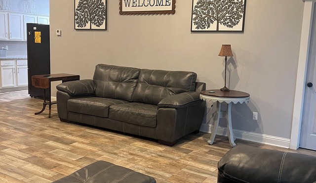Morning GlorynFantastic 3-bedroom in Longview. Just 8.9 miles to Longview Mall