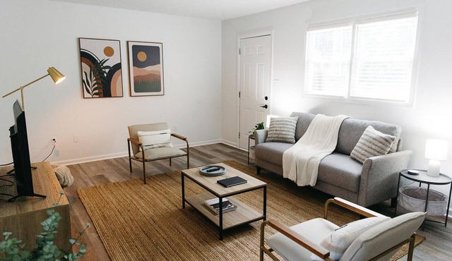 "Morning View 1" Cozy Modern Stay - College/Hiking