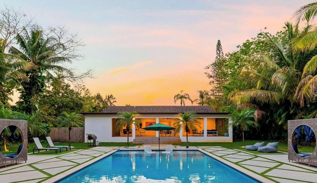 Moroccan Style Villa with Resort Pool & Cabana