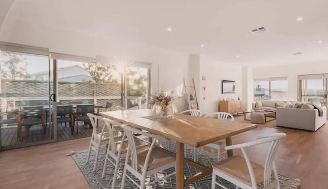 Morrison at MiddletonnSurf, Sun, Sand and explore the best of the Fleurieu 🌊