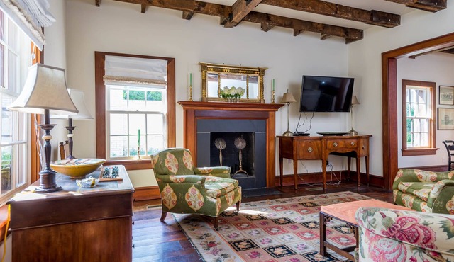 Morrison Cabin Offers The Finest Interiors, Unique History & Very Best Location