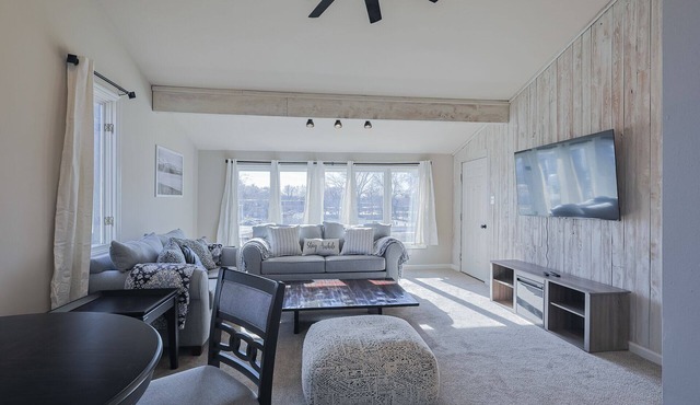 Morrow Getaway - Large & Comfy