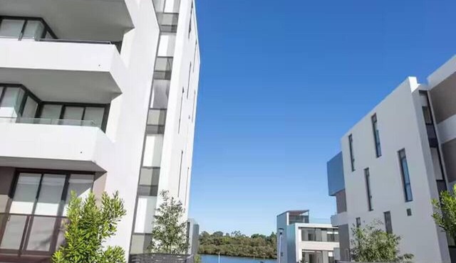 Mortlake 2BR Apt by the Lake Bay with Nice View