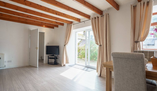 Morton Cottage Sleeps 2 with own hot tub