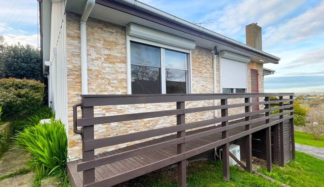 Morwell Pet friendly 3 BRMS Rental home Free Parking Wifi