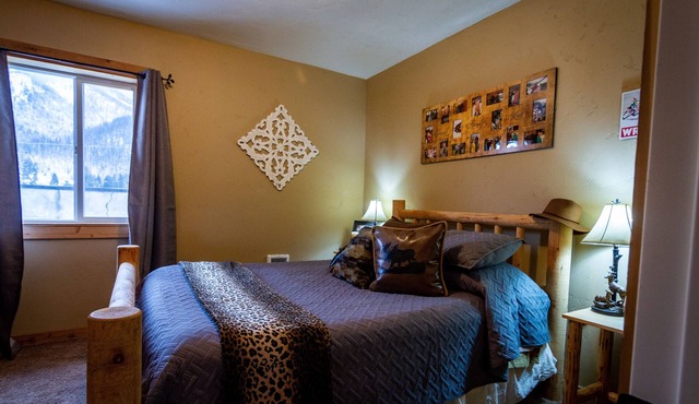 Moses Ski Shack - Luxury Condo 10 min to Lookout Pass!