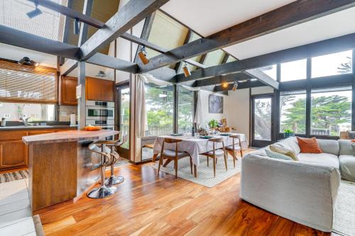 Moss Beach Oceanfront Retreat about 20 Mi to San Fran!