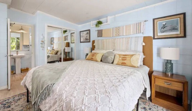 Moss draped oaks and stunning lake front sunsets