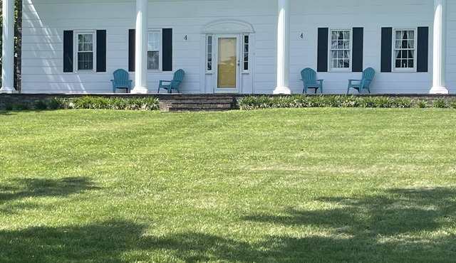 Moss Manor Maysville - Golf Course View Historic Bed & Breakfast