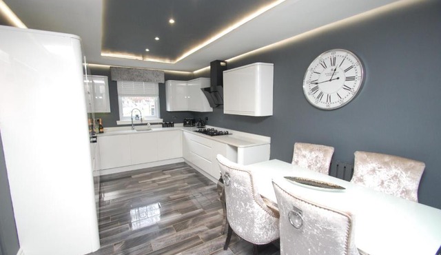 Mosspark Luxury House