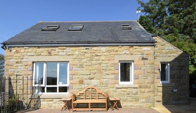 MOSSYFORD COTTAGE, pet friendly, country holiday cottage in Alnwick