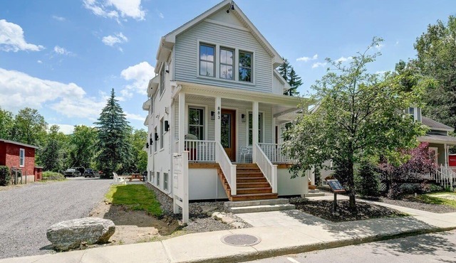 Most beautiful condo 101 in Bromont Vieux