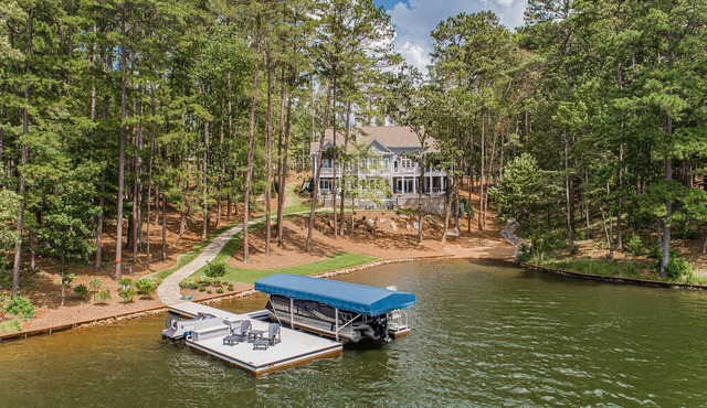 Most beautiful Resort Property in Reynolds for Masters - book now!