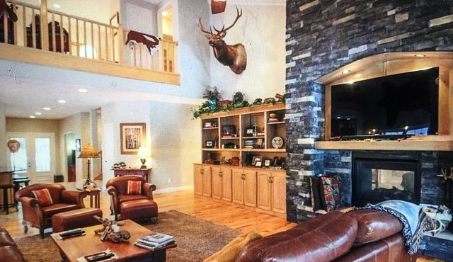 Most of April-super low price of 219 for 5000 square feet of luxury