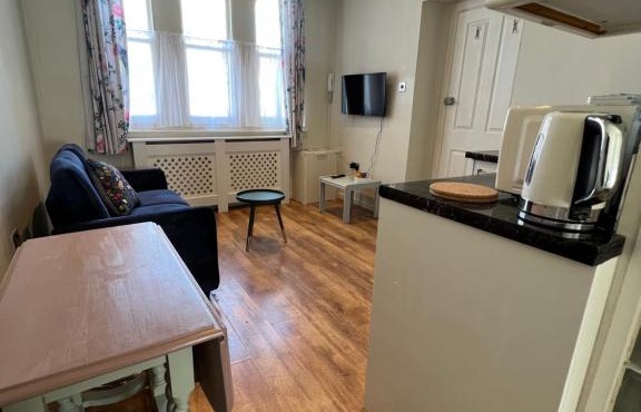 Mostyn Villa 4 Studio Free Private Parking