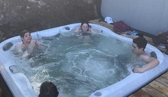 Motel 3, Lakeview ,communal Sauna-Hot Tub, Patio, Lake Tours, Boat Rental.