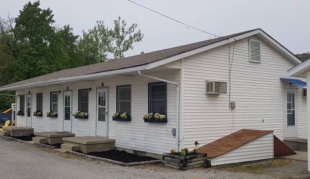 Motel 11 at Dockside Lake Resort