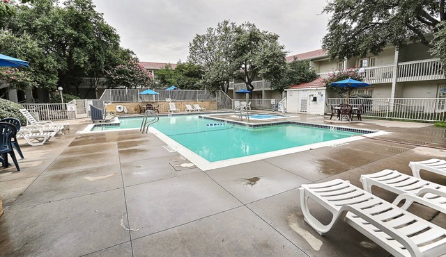 Motel 6 Addison, TX - Dallas