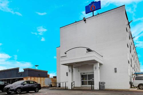 Motel 6 Arlington TX Entertainment District