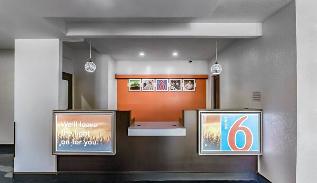 Motel 6 Augusta, KS